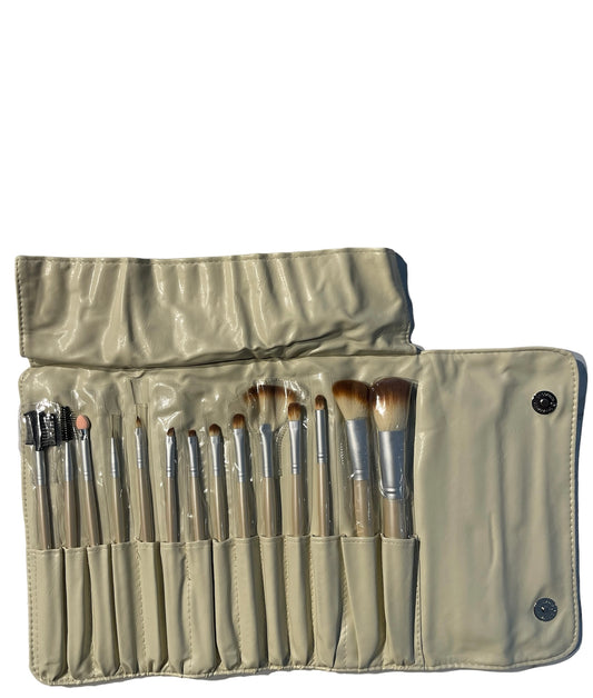 14 Pc Nail Brush Set With Carrying Case